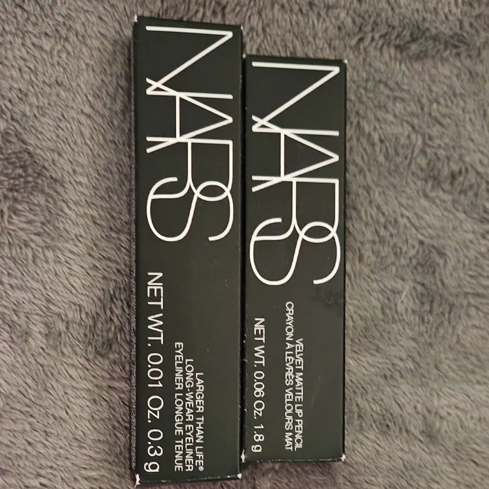 NARS Velvet Matte Dolce Vita Lip Pencil And Via Veneto Eyeliner - Picture 1 of 3